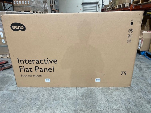 Demo: RM7503 75" 450NITS 30000:1 Os UHD 3840X2160 40 Point Ir Touch ANTI-GLARE